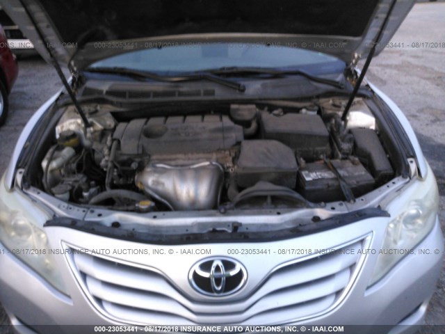 4T1BF3EK7BU193595 - 2011 TOYOTA CAMRY SE/LE/XLE ვერცხლისფერი ფოტო 10