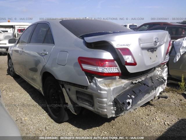 4T1BF3EK7BU193595 - 2011 TOYOTA CAMRY SE/LE/XLE ვერცხლისფერი ფოტო 3