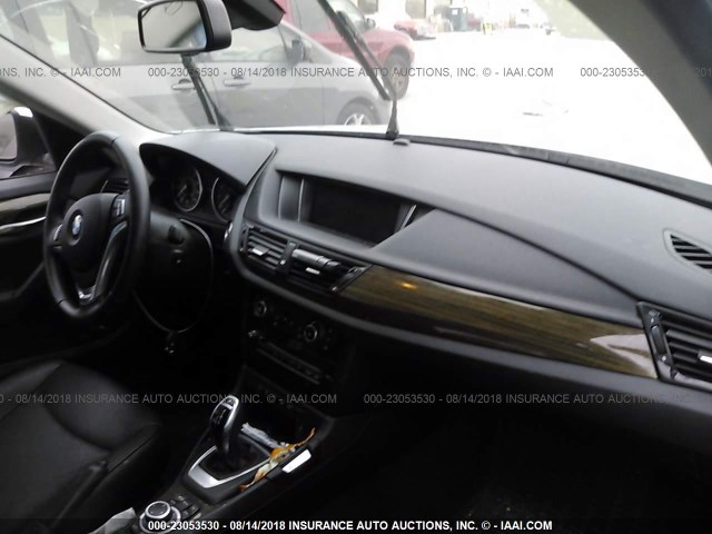 WBAVL1C5XEVY19714 - 2014 BMW X1 XDRIVE28I GRAY photo 5