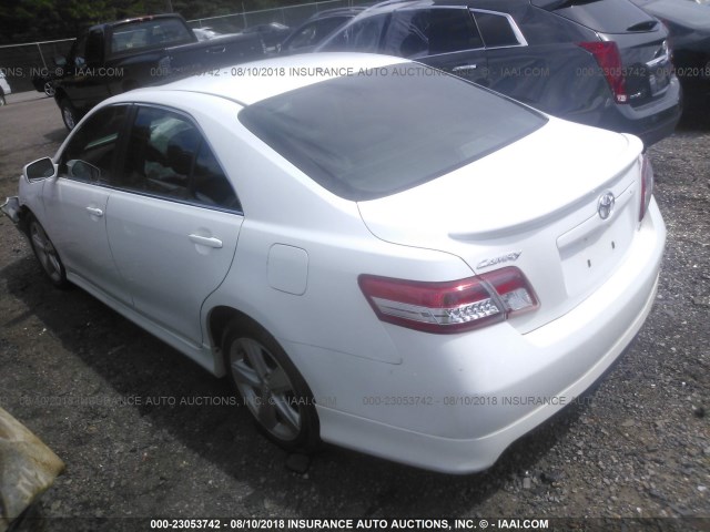 4T1BF3EK8BU657364 - 2011 TOYOTA CAMRY SE/LE/XLE 白色 照片 3