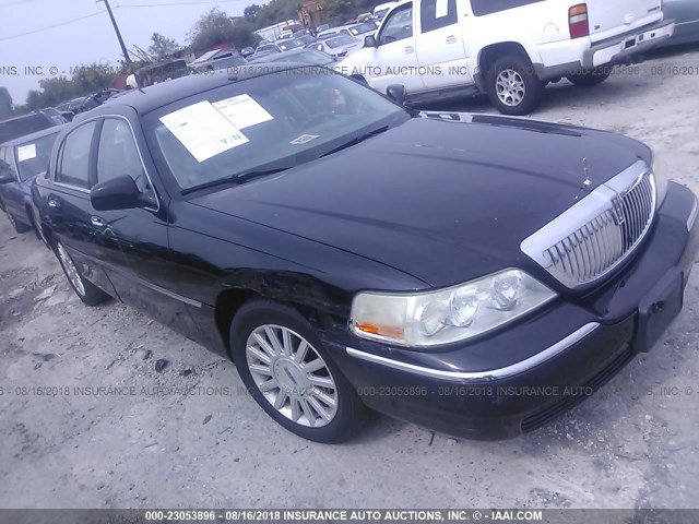 1LNHM81W54Y619320 - 2004 LINCOLN TOWN CAR EXECUTIVE/SIGNATURE შავი ფოტო 1