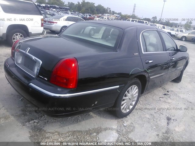 1LNHM81W54Y619320 - 2004 LINCOLN TOWN CAR EXECUTIVE/SIGNATURE შავი ფოტო 4