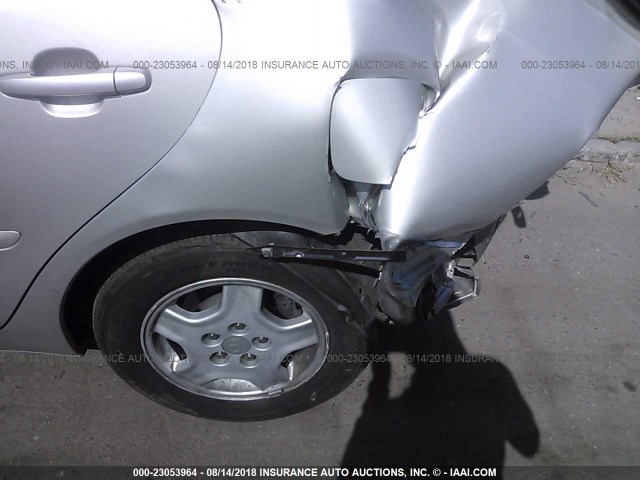 4T1BF30K53U562396 - 2003 TOYOTA CAMRY LE/XLE/SE Gümüş foto 6