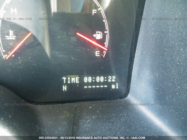 5LMFU27R34LJ07524 - 2004 LINCOLN NAVIGATOR 银色 照片 7