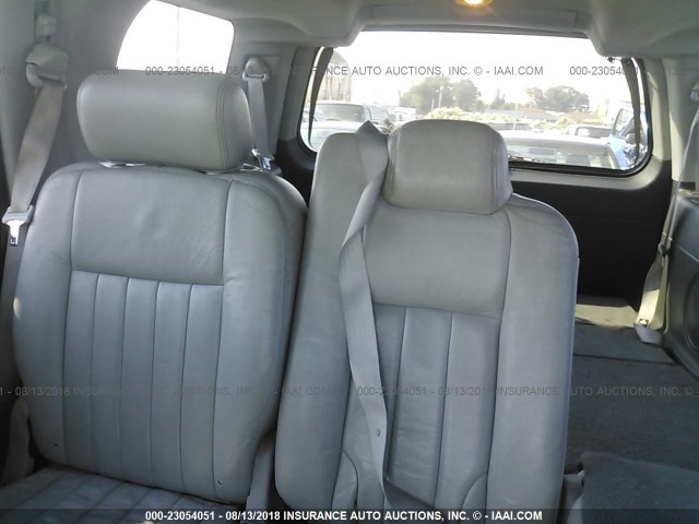 5LMFU27R34LJ07524 - 2004 LINCOLN NAVIGATOR 银色 照片 8