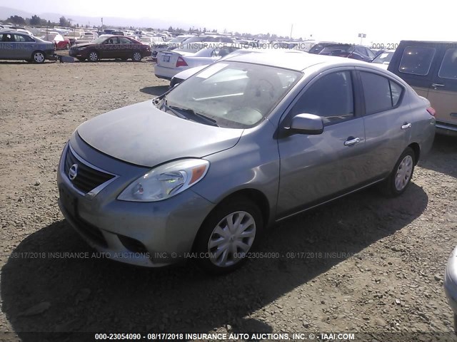 3N1CN7AP1CL812744 - 2012 NISSAN VERSA S/SV/SL SILVER photo 2