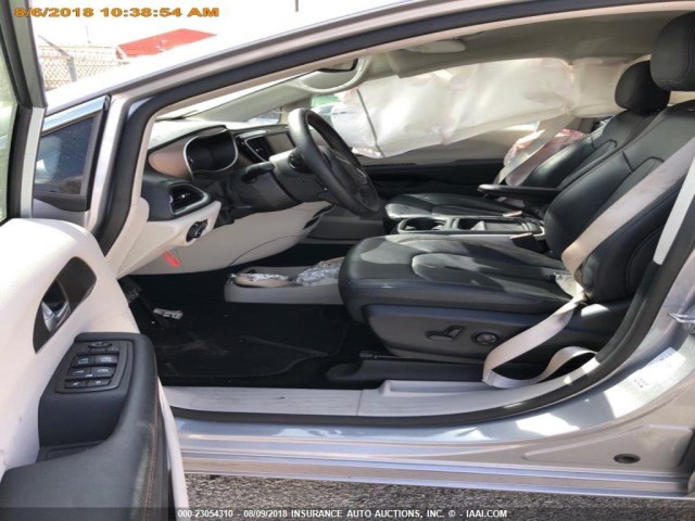 2C4RC1BG1JR269243 - 2018 CHRYSLER PACIFICA TOURING L GRAY photo 17