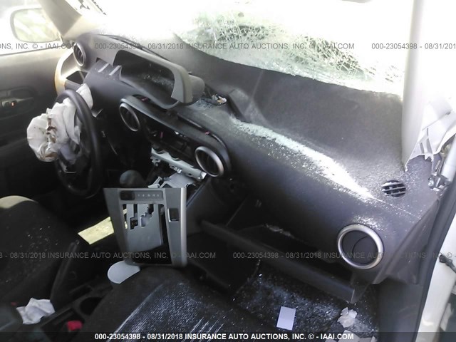 JTLZE4FE5A1103207 - 2010 TOYOTA SCION XB Ақ фото 5