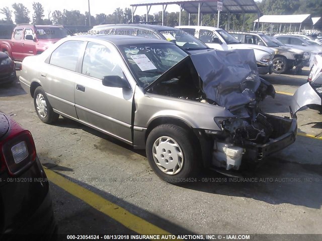 4T1BG22K7XU477764 - 1999 TOYOTA CAMRY CE/LE/XLE 银色 照片 1