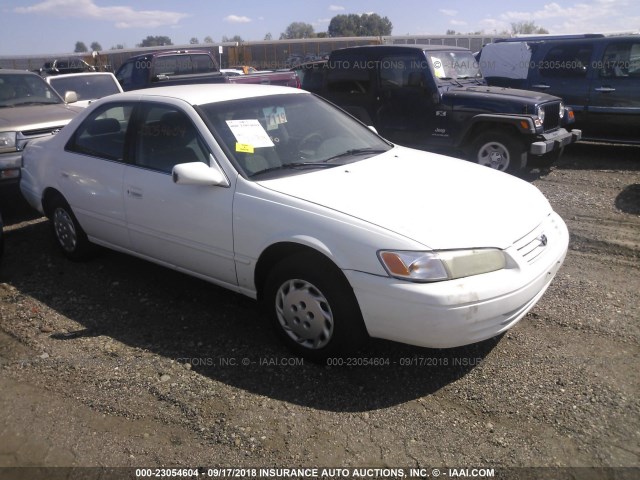 JT2BG22K1W0234888 - 1998 TOYOTA CAMRY CE/LE/XLE 白色 照片 1