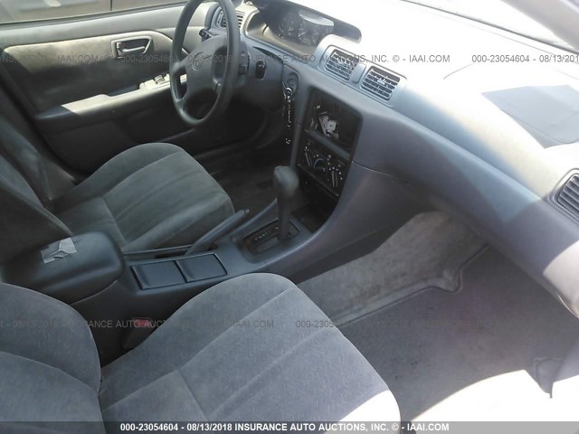 JT2BG22K1W0234888 - 1998 TOYOTA CAMRY CE/LE/XLE 白色 照片 5