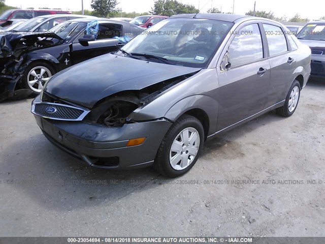 1FAFP34N07W162799 - 2007 FORD FOCUS ZX4/S/SE/SES GRAY photo 2