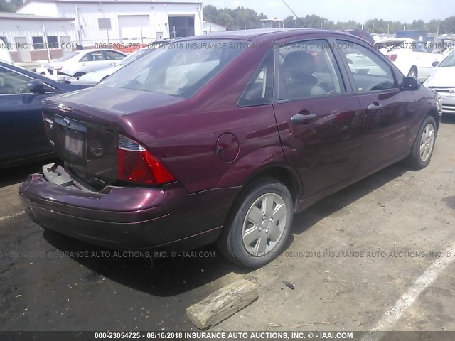 1FAHP34N17W331835 - 2007 FORD FOCUS ZX4/S/SE/SES 勃艮第红 照片 4