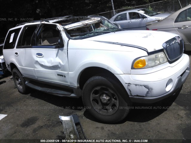 5LMFU28A6YLJ30102 - 2000 LINCOLN NAVIGATOR თეთრი ფოტო 1