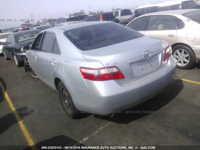 4T1BK46K47U047114 - 2007 TOYOTA CAMRY NEW GENERAT LE/XLE/SE SILVER photo 3