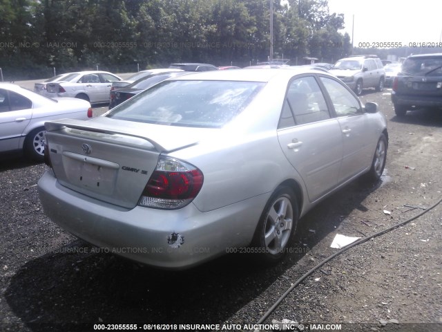 JTDBE32K653037585 - 2005 TOYOTA CAMRY LE/XLE/SE 银色 照片 4