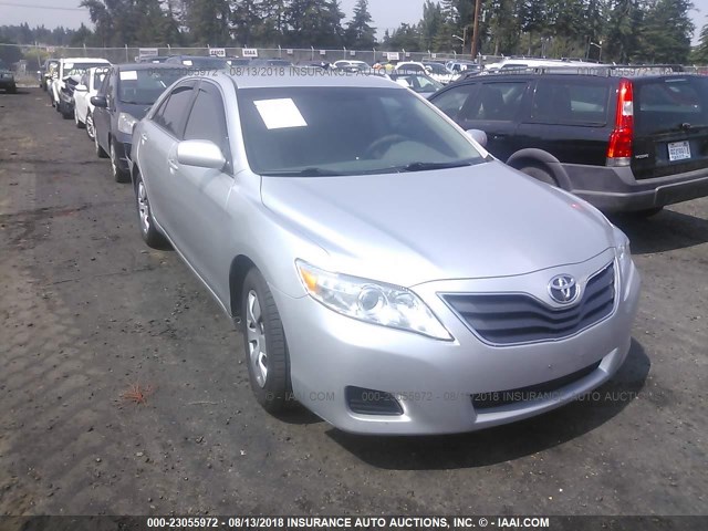 4T4BF3EKXBR139763 - 2011 TOYOTA CAMRY SE/LE/XLE ვერცხლისფერი ფოტო 1