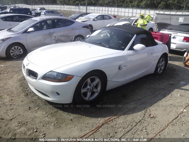 4USBT334X3LR64764 - 2003 BMW Z4 2.5 WHITE photo 2