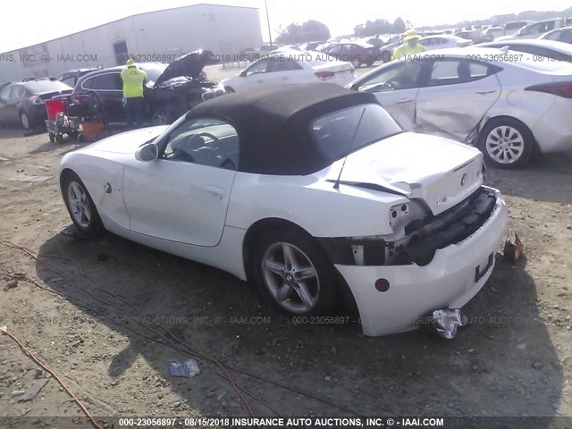 4USBT334X3LR64764 - 2003 BMW Z4 2.5 WHITE photo 3