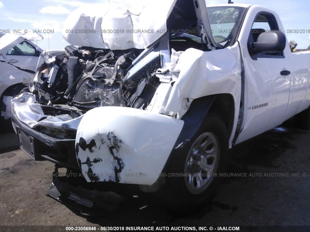 1GCEC14X07Z629418 - 2007 CHEVROLET SILVERADO C1500 CLASSIC WHITE photo 6