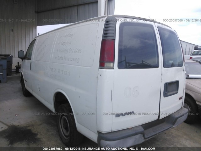 1GTFG25M711118538 - 2001 GMC SAVANA G2500 WHITE photo 3