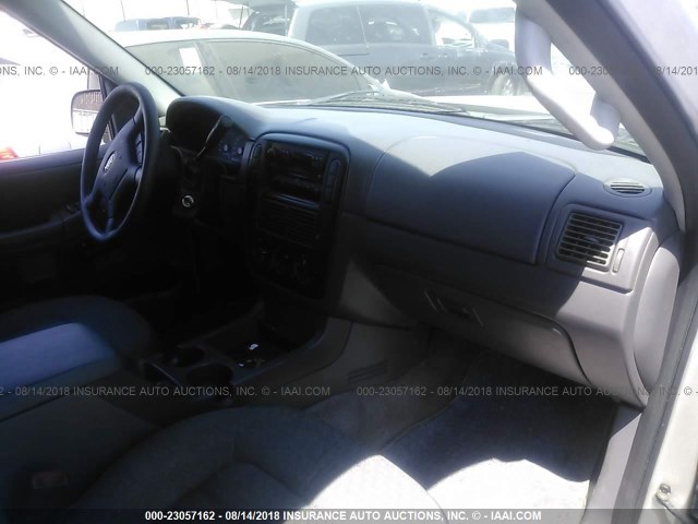1FMZU62K14UB54319 - 2004 FORD EXPLORER XLS/XLS SPORT SILVER photo 5