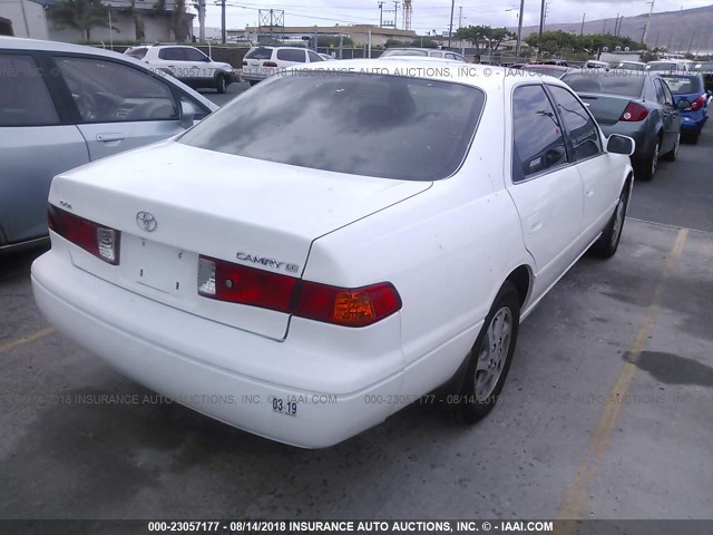 JT2BG22K2Y0431975 - 2000 TOYOTA CAMRY CE/LE/XLE 白色 照片 4