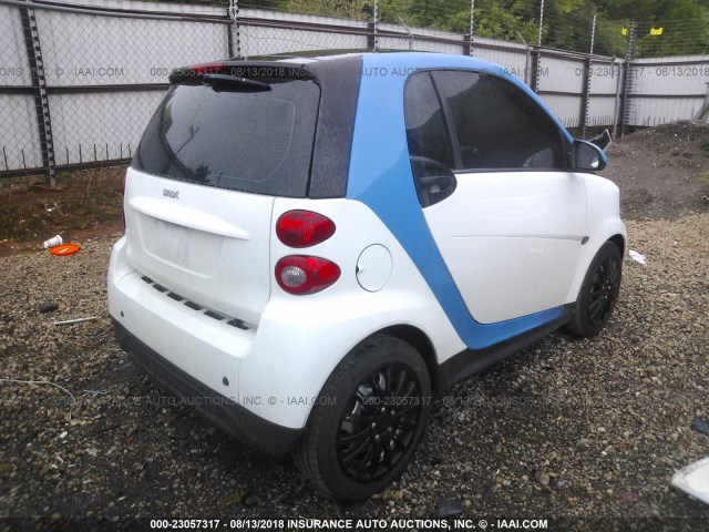 WMEEJ3BA8EK778389 - 2014 SMART FORTWO PURE/PASSION WHITE photo 4