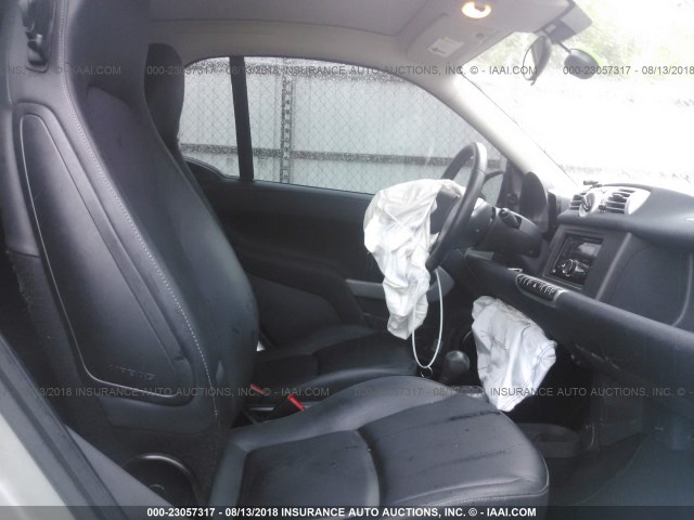 WMEEJ3BA8EK778389 - 2014 SMART FORTWO PURE/PASSION WHITE photo 5