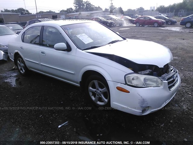 JN1CA31A7YT032881 - 2000 NISSAN MAXIMA GLE/GXE/SE WHITE photo 1