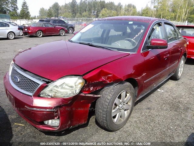 1FAFP24185G125773 - 2005 FORD FIVE HUNDRED SEL MAROON photo 2
