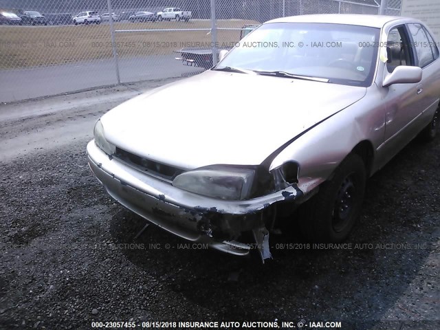 4T1BG12K9TU796572 - 1996 TOYOTA CAMRY DX/LE/XLE GOLD photo 6