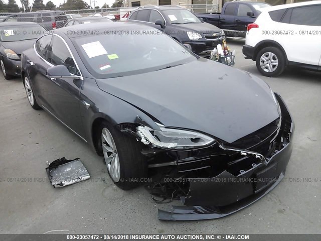 5YJSA1E2XHF229370 - 2017 TESLA MODEL S GRAY photo 1
