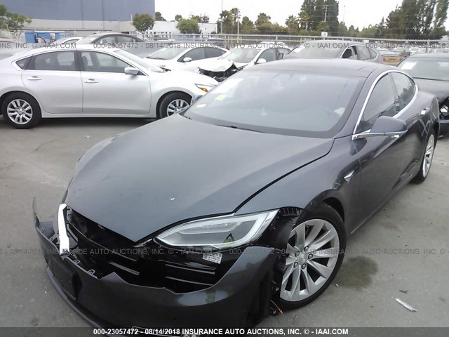 5YJSA1E2XHF229370 - 2017 TESLA MODEL S GRAY photo 2