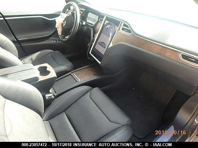 5YJSA1E2XHF229370 - 2017 TESLA MODEL S GRAY photo 5