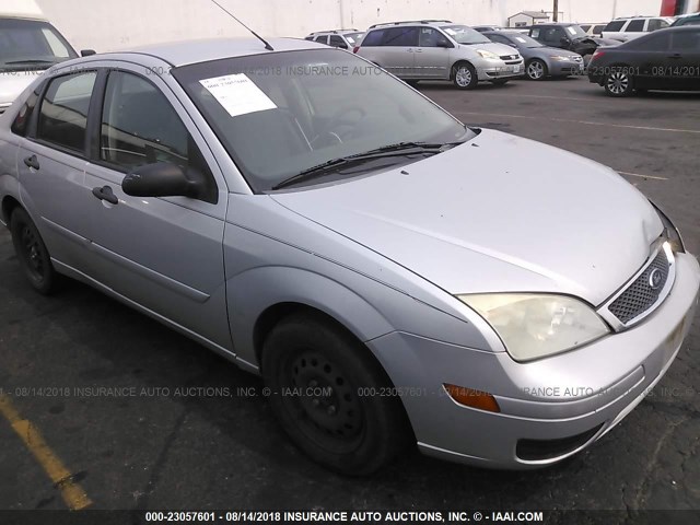 1FAFP34N97W122253 - 2007 FORD FOCUS ZX4/S/SE/SES SILVER photo 1