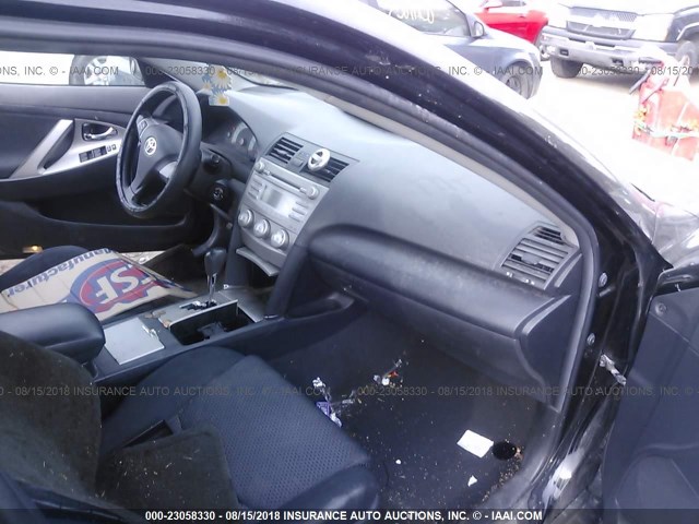 4T1BF3EK9BU735392 - 2011 TOYOTA CAMRY SE/LE/XLE BLACK photo 5