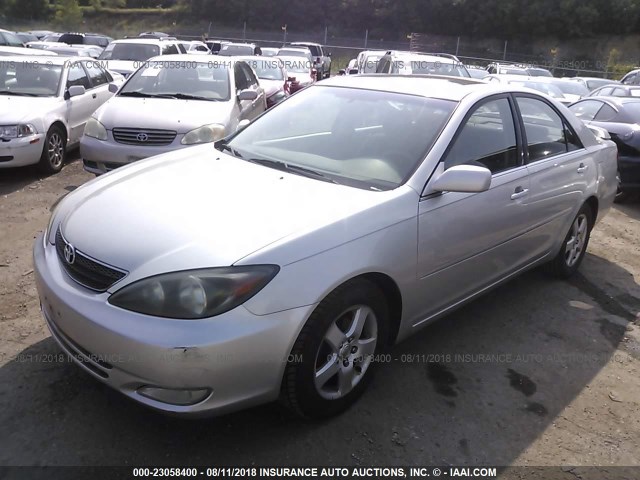 JTDBE32K720006682 - 2002 TOYOTA CAMRY LE/XLE/SE Gümüş foto 2