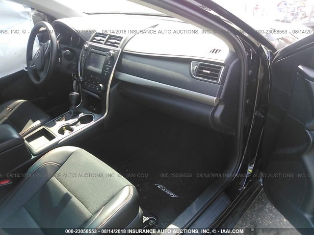 4T1BF1FK8GU226713 - 2016 TOYOTA CAMRY LE/XLE/SE/XSE BLACK photo 5