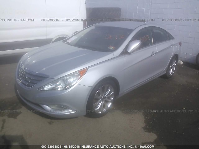 5NPEC4AC5BH016844 - 2011 HYUNDAI SONATA SE/LIMITED SILVER photo 2