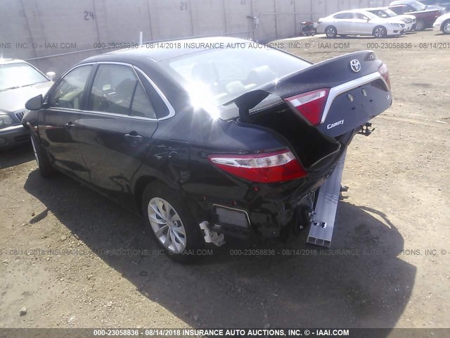 4T1BF1FK8HU793568 - 2017 TOYOTA CAMRY 黑色 照片 3
