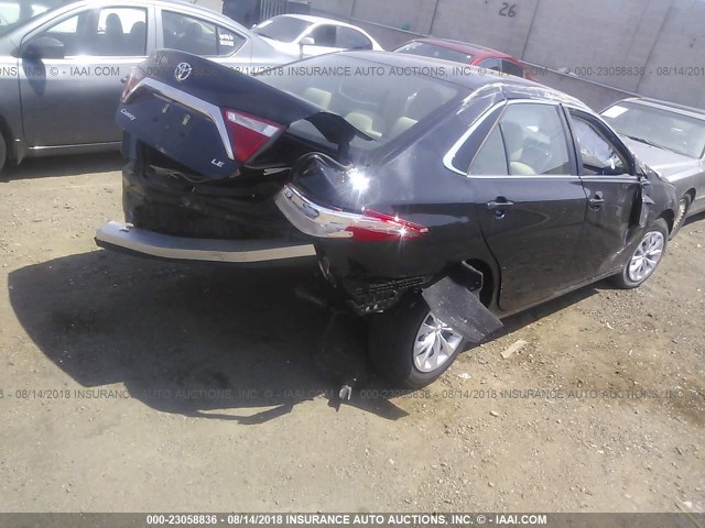 4T1BF1FK8HU793568 - 2017 TOYOTA CAMRY 黑色 照片 4
