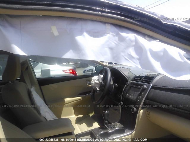 4T1BF1FK8HU793568 - 2017 TOYOTA CAMRY 黑色 照片 5