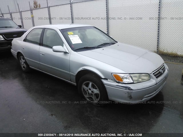 4T1BG22K2YU663262 - 2000 TOYOTA CAMRY CE/LE/XLE 银色 照片 1