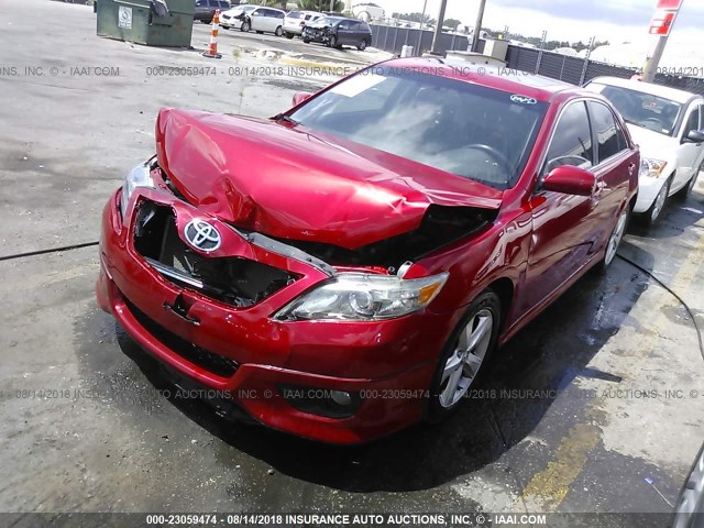 4T1BF3EK1BU673034 - 2011 TOYOTA CAMRY SE/LE/XLE RED photo 2