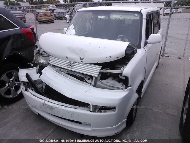JTLKT324164111423 - 2006 TOYOTA SCION XB Weiß Foto 2