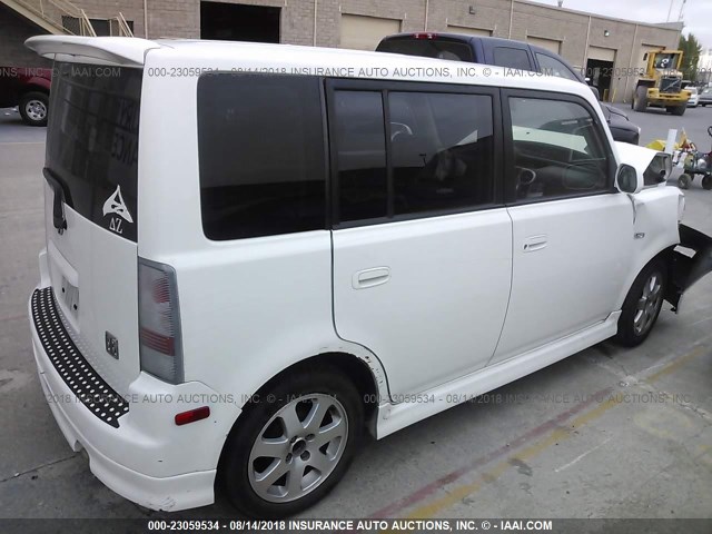 JTLKT324164111423 - 2006 TOYOTA SCION XB Weiß Foto 4