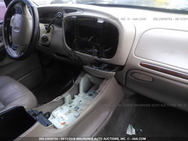 5LMPU28A0XLJ35332 - 1999 LINCOLN NAVIGATOR GREEN photo 5