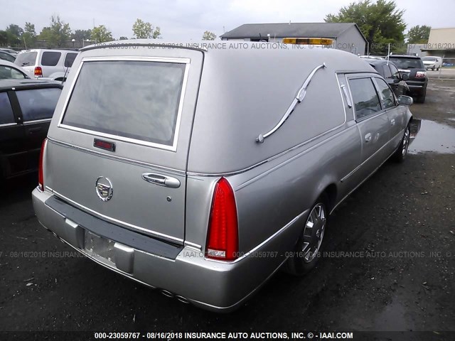 1GEEH06Y17U500237 - 2007 CADILLAC COMMERCIAL CHASSI  SILVER photo 4