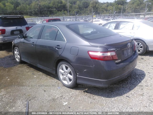 4T1BE46K89U873510 - 2009 TOYOTA CAMRY SE/LE/XLE ნაცრისფერი ფოტო 3
